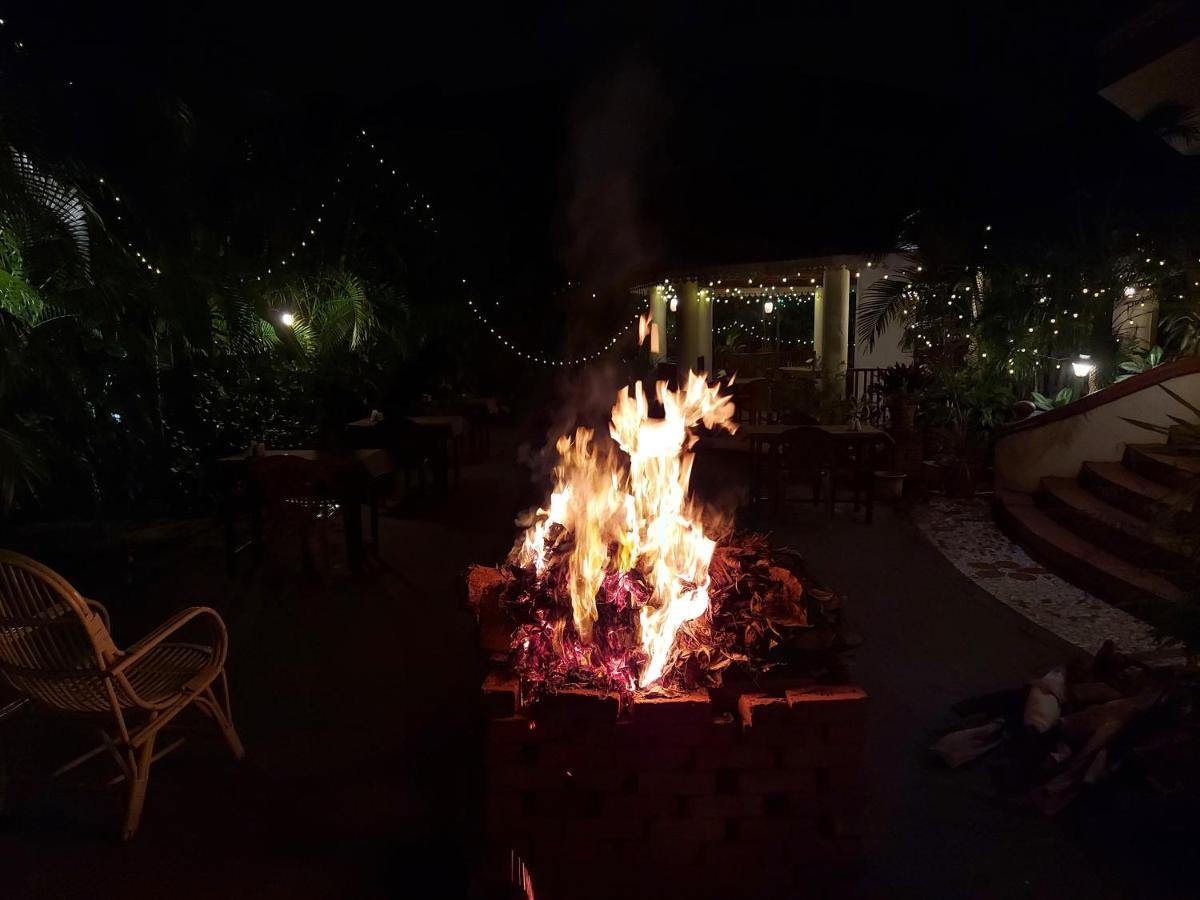 Palm Grove Cottages - Leisure Resort Бенаулим Екстериор снимка