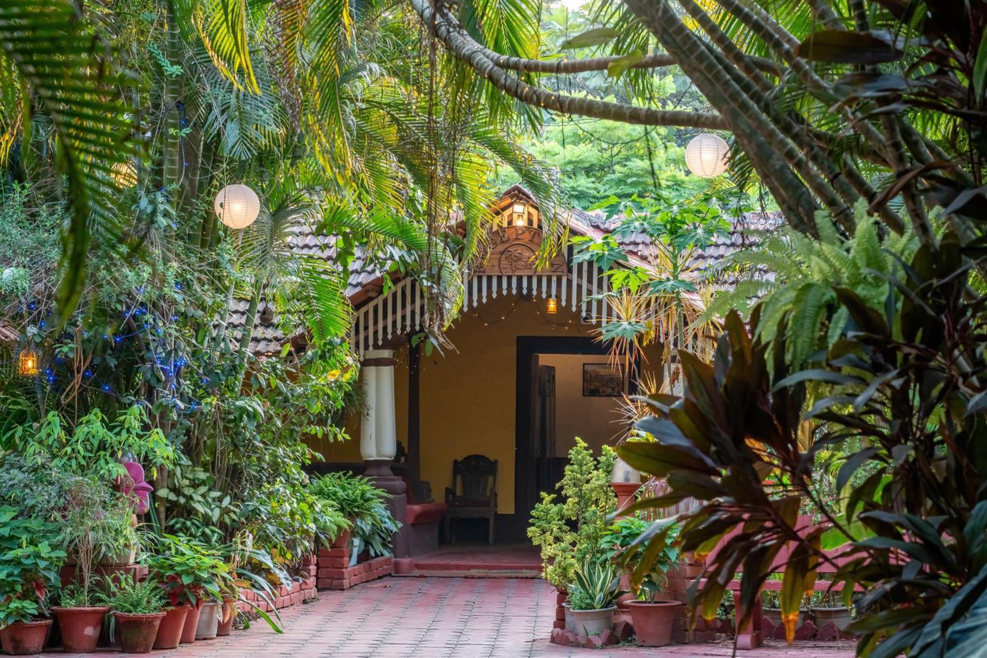 Palm Grove Cottages - Leisure Resort Бенаулим Екстериор снимка