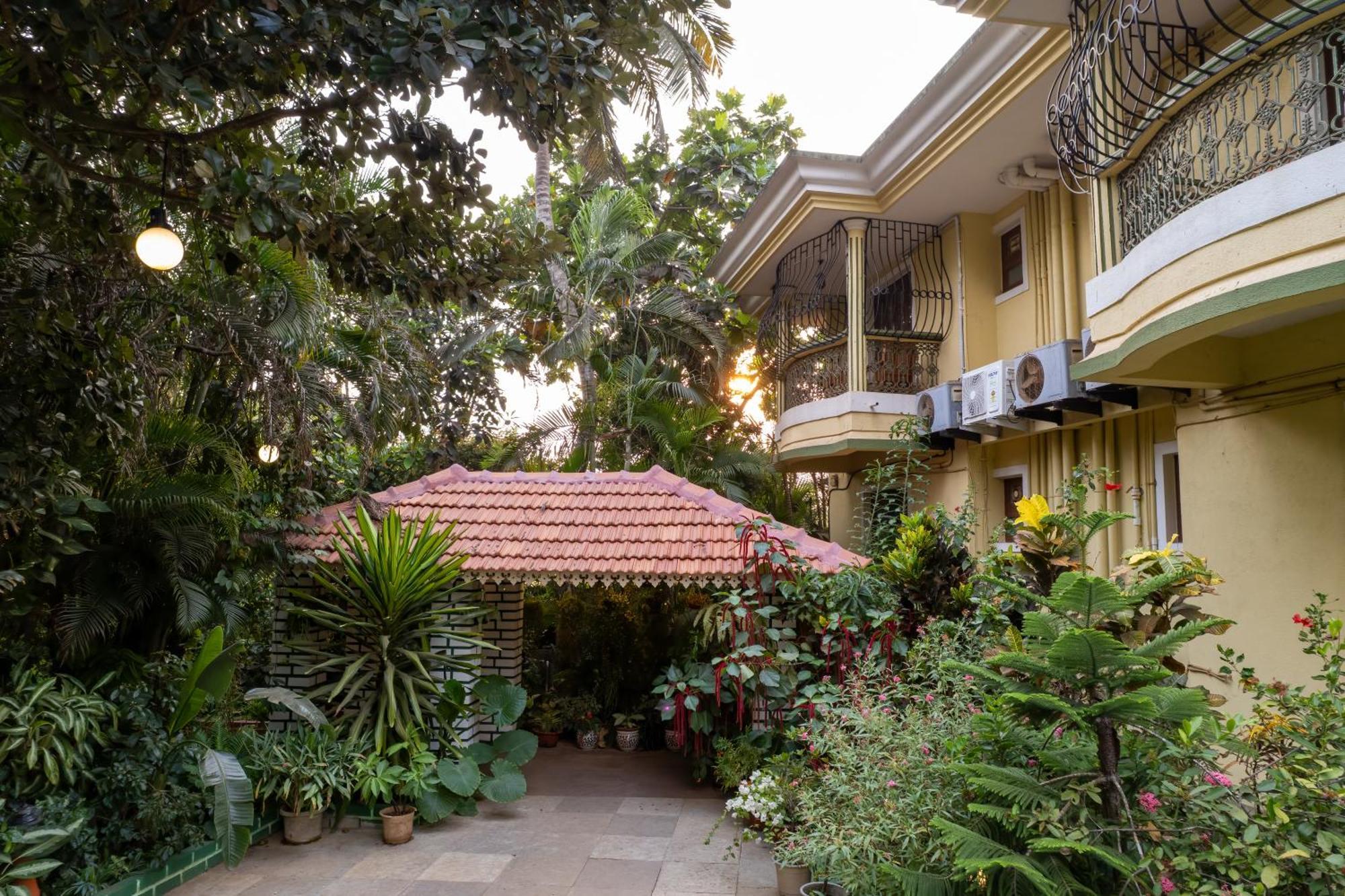 Palm Grove Cottages - Leisure Resort Бенаулим Екстериор снимка